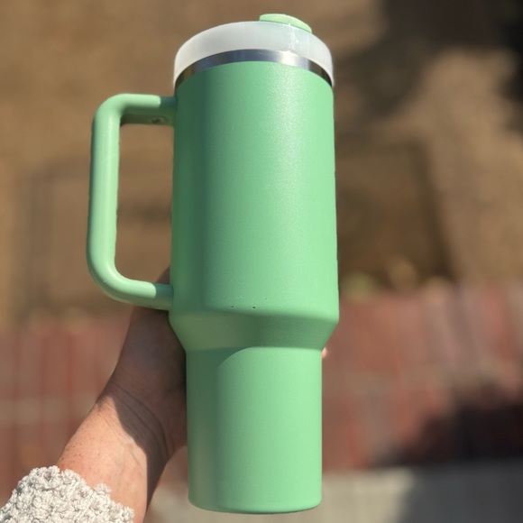 Stanley 40oz Quencher H2.0 Tumbler – Jade (Green) - Picture 3 of 9